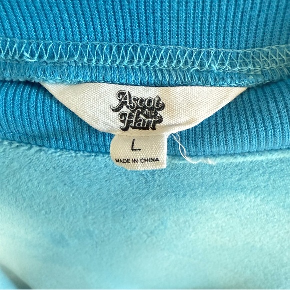 Ascot Hart Blue Crewneck Sweatshirt, Size L, Excellent condition. - Picture 2 of 5